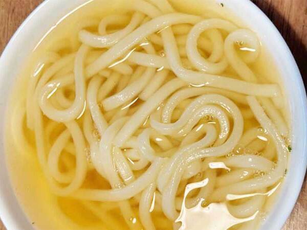 「自分では思いつかなかった」　冷凍うどんの『汁』に使ったのは…？