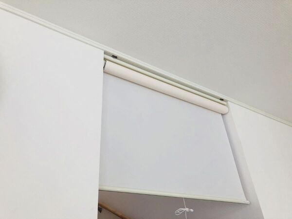 ロールスクリーンって洗濯できるの？　洗濯表示をチェックしたら「知らなかった」「マジか」