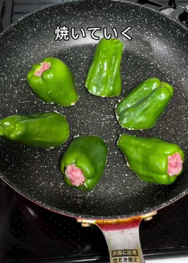 ピーマンを斜めに切るだけ？　人気おかずの裏ワザに「固定観念が覆された」