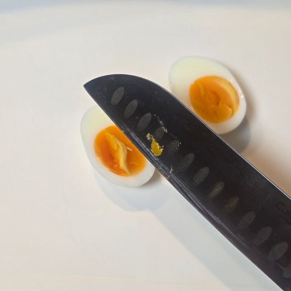 １cmの水でゆで卵を作ると？　殻むきの手応えに「感動した」「一生これでいく」