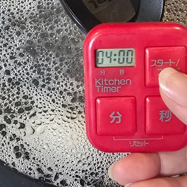 １cmの水でゆで卵を作ると？　殻むきの手応えに「感動した」「一生これでいく」