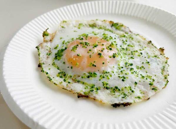 卵と一緒に焼いたのが…　目玉焼きの『新しい食べ方』に「絶対に試す」「とても簡単」