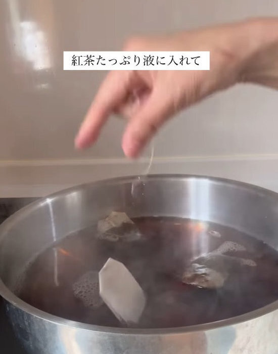 汚れたふきんを紅茶で染めると？　完成品に「その手があったか！」