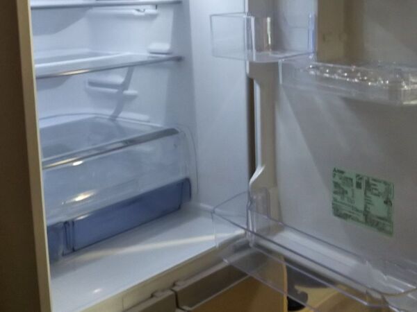 「氷ってきれいじゃないの？」　製氷機の汚れに「思わず確認した」「怖すぎた」