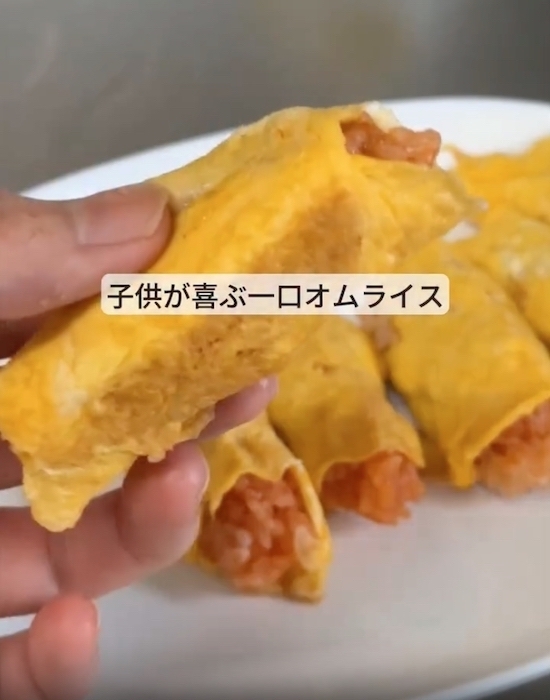 フライパンに卵を広げてみて　できあがった料理に「その発想はなかった」「真似する」