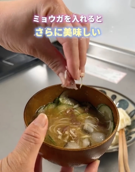 水にさらしたそうめんを巻いてみて！　盛り付けたら「なるほど」「これは便利」