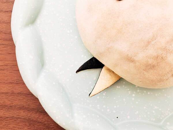 SNSで話題！　かわいらしい『チョコパン』、２つに割ると？