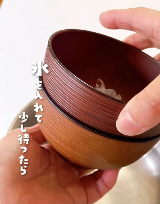お椀に氷をのせるだけ　その後の変化に「驚いた」「試してみる」