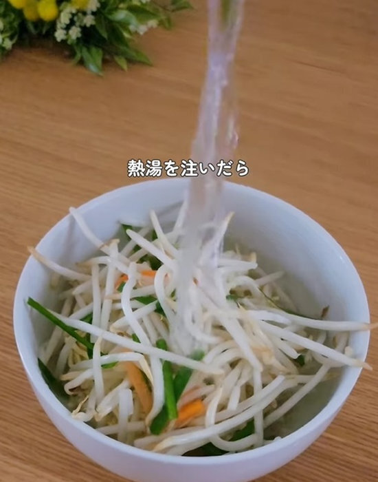 まだ鍋でゆでてる？　電子レンジで作るラーメンに「味変わらない」「もうコレでいい」