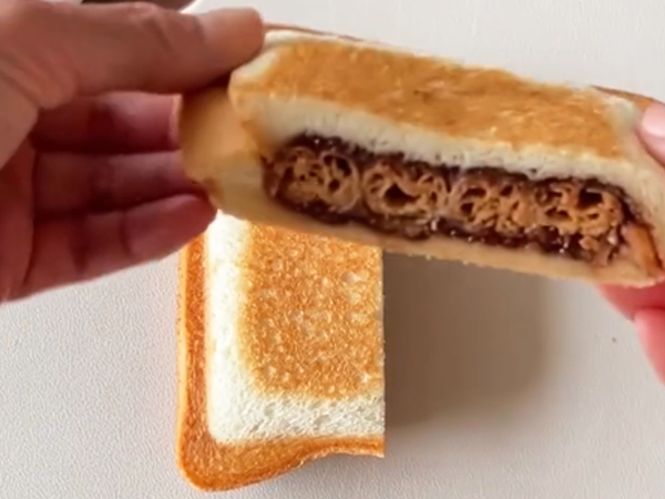 高校生の娘「え、これ最高じゃん！」　母がパンに挟んだのは？「その手があったか」「早速やる」