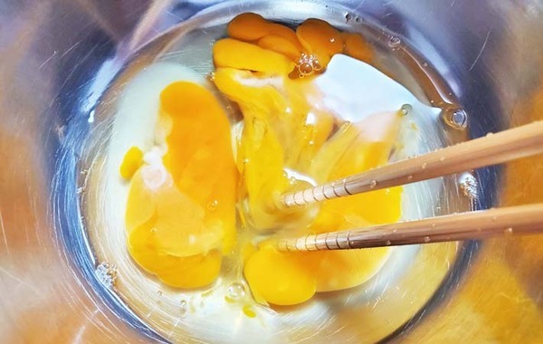 卵をモヤシ、キムチと炒めると…？　味の素のレシピに「これはおいしい！」