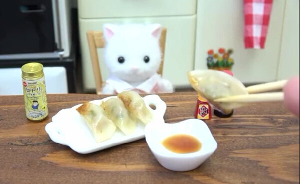 世界最小の餃子？　創意工夫が光る料理動画に「千個ください」「食べたい！」