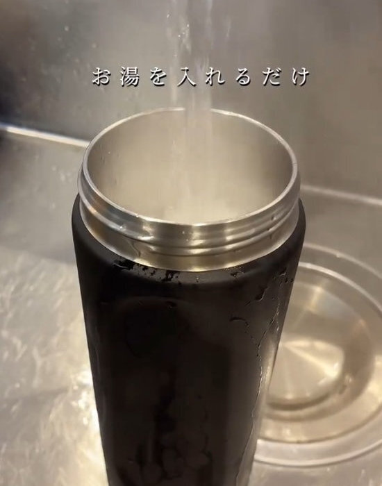 「水筒買い換えた？」　まるで新品みたいに変身させる『魔法の粉』に「買います」