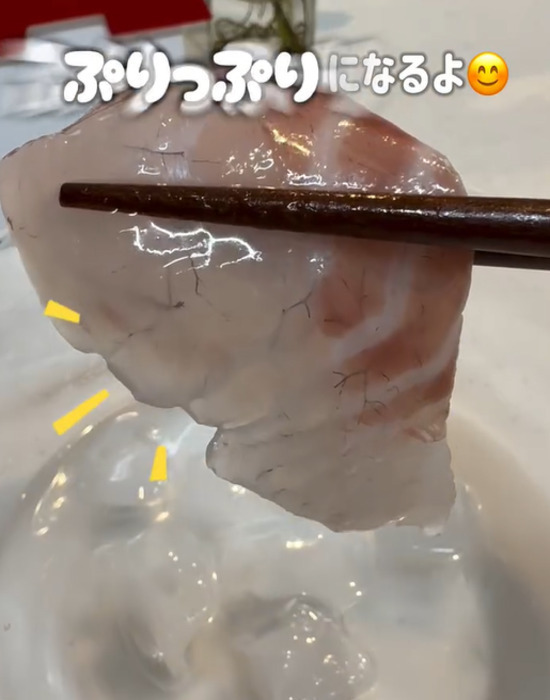 「パックの刺身が水っぽい…」　鮮度がよみがえる裏技に「試してみる！」