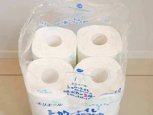 『トイレットペーパー』を開ける時にやってみて！　企業のコツに「早速、試してみました！」
