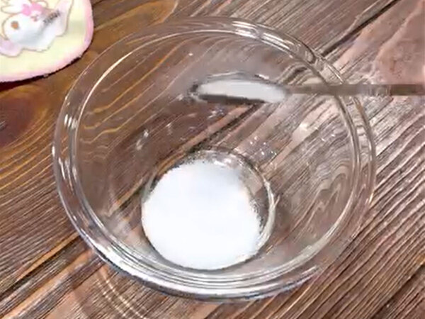 洋服に付いたシミは…　家にあるものでできる『ライフハック』に「すごい」「ちゃんと消えてる」