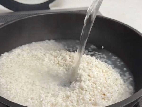 「間に合わない日はフライパン」　１０分炊飯の裏技に「ありがたい」「ふっくら最高」