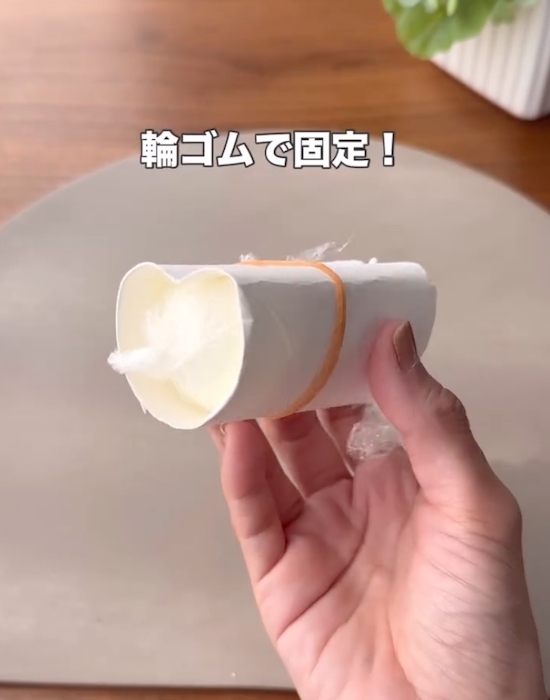 ライスペーパーの上に『黄身』をのせて焼くと？　焼き上がりに「面白すぎ」「試したい！」