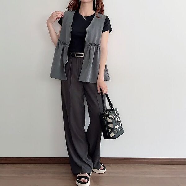 「色違いで３枚買った」「もうこれしか着れない」　ユニクロの『１５００円Tシャツ』が話題に