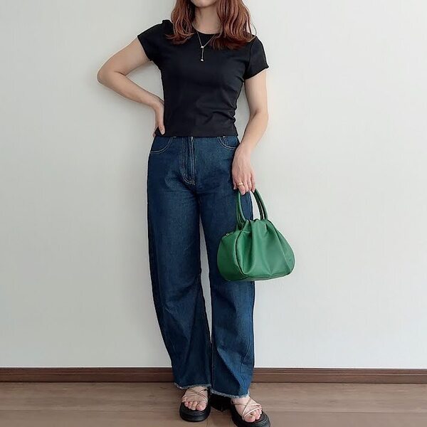 「色違いで３枚買った」「もうこれしか着れない」　ユニクロの『１５００円Tシャツ』が話題に