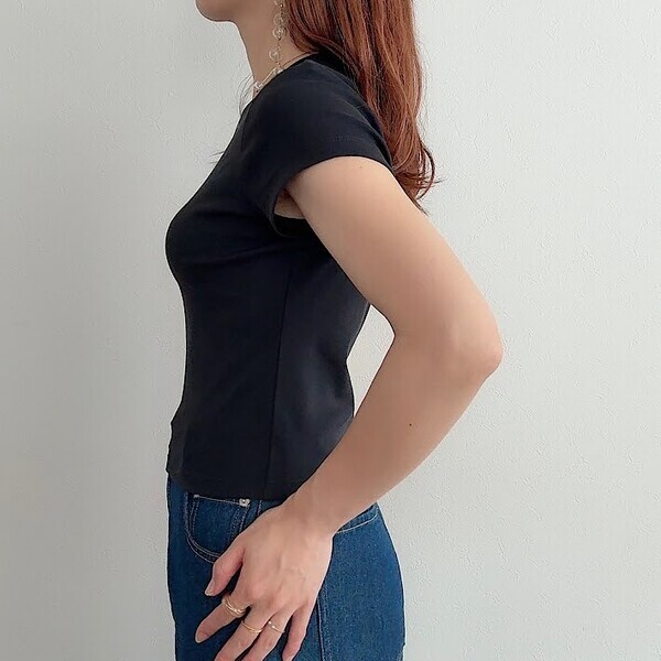 「色違いで３枚買った」「もうこれしか着れない」　ユニクロの『１５００円Tシャツ』が話題に