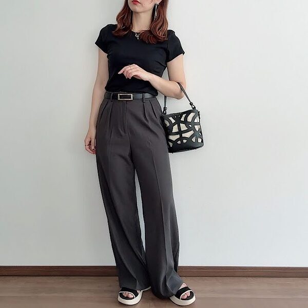 「色違いで３枚買った」「もうこれしか着れない」　ユニクロの『１５００円Tシャツ』が話題に