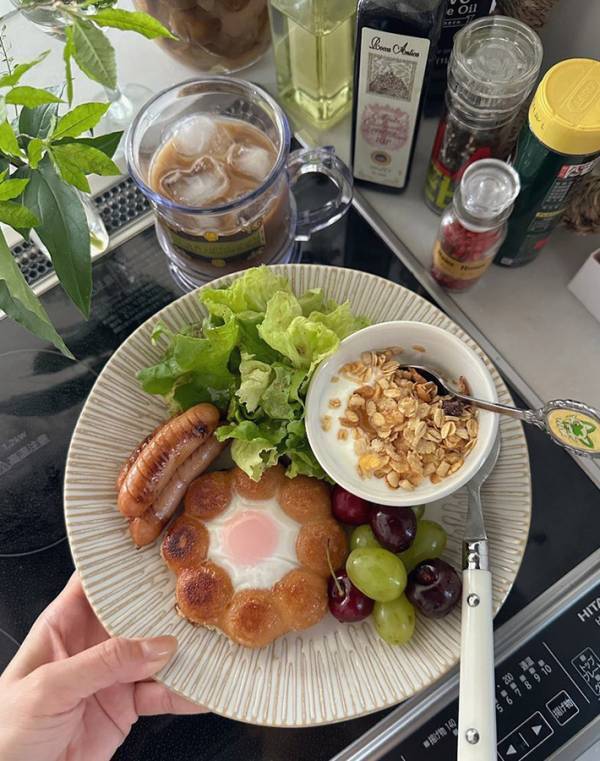 『穴』に卵を落としてみたら…　できたものに「天才です」「早速買ってきました」