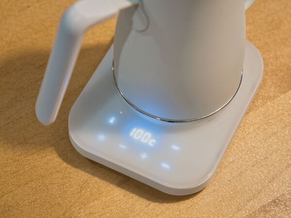 電気ケトルに残る白い斑点の正体　掃除のタイミングと落とし方を企業が解説