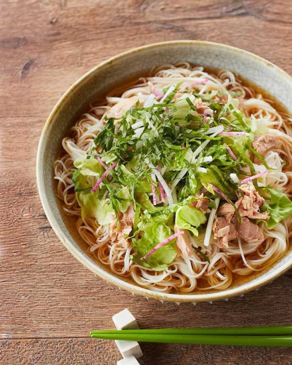 茹でたそうめんにのせたのは…？　「これは最高！」「材料買ってくる」