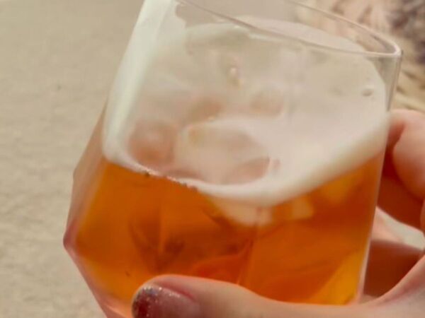 暑い日こそ飲みたい！　紅茶の楽しみ方に「真似する」「ハマりそう」