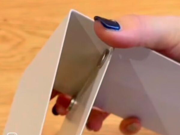 ごちゃつく玄関が一変！　意外な収納術に「真似したい」「参考になる」