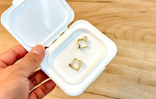 １００均の『ウエットシートのフタ』　じゃない使い方に「すぐできた」「便利！」