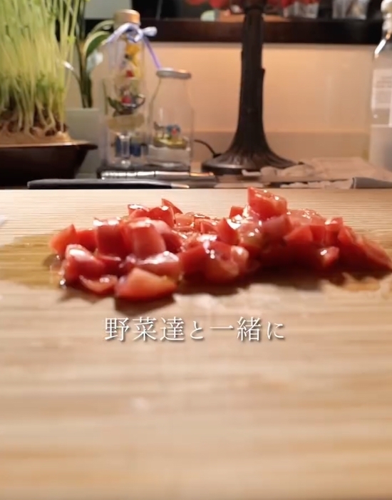 厚揚げをカリカリに焼いて…　まさかの組み合わせに「合いすぎ！」「クセになる」