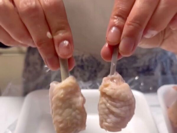 関節をひねったら…？　手羽先の調理テクに「驚いた」「やってみたくなる」