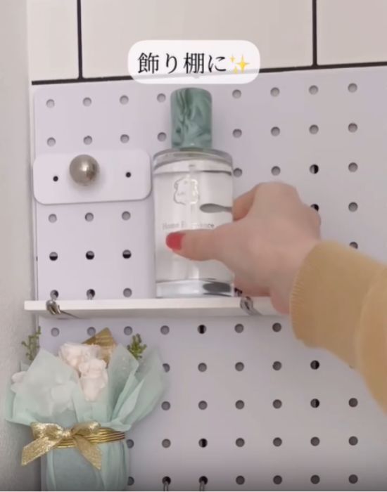 「棚を置くスペースがない…」　そんな時の収納術に「助かる」「真似したい」