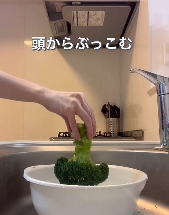 ブロッコリーをお湯につけたら…　出てきたものに「ゾッ」