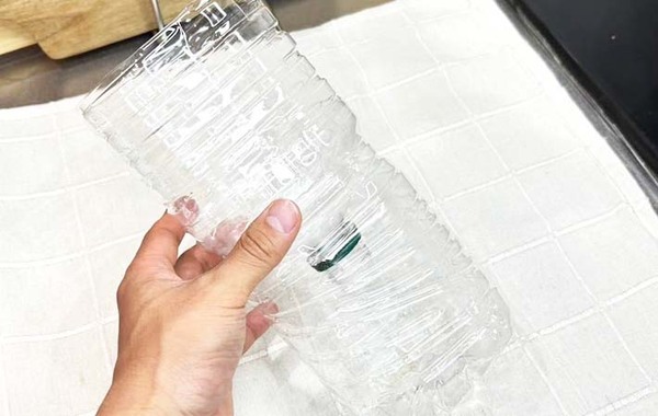 飲み終わったペットボトル、捨てるの待って！　夏に便利な活用法とは？