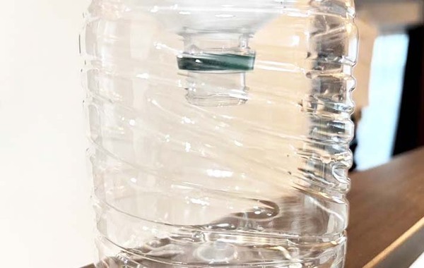飲み終わったペットボトル、捨てるの待って！　夏に便利な活用法とは？