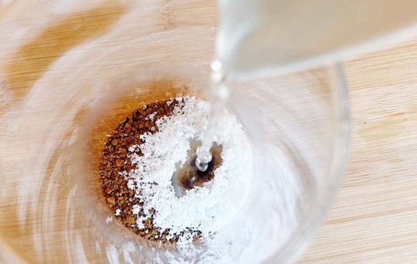 暑い夏にはコレ！　混ぜて冷凍庫に入れるだけで…「最高すぎる」「ふわっふわだ」