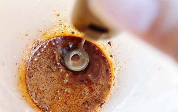 暑い夏にはコレ！　混ぜて冷凍庫に入れるだけで…「最高すぎる」「ふわっふわだ」