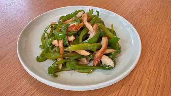 ちくわを細切りにして？　できた『簡単おかず』に「我が家でも作る！」