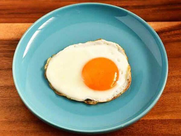 朝食にトーストと目玉焼き、あと一品足すといいのは…？　管理栄養士のアドバイスに目からウロコ