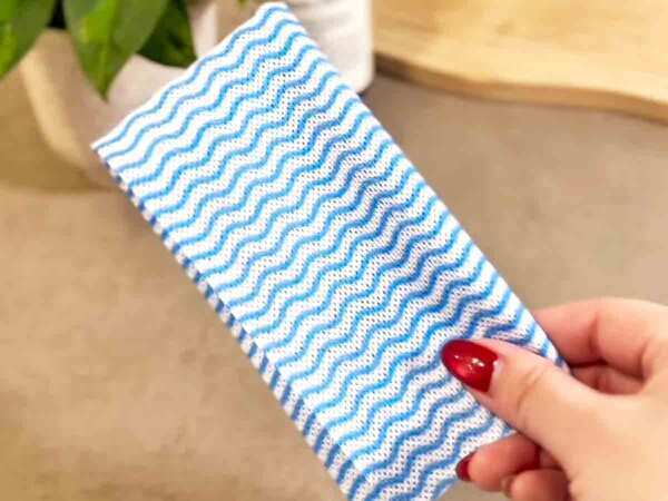 ふきんを８つに折った後に？　まさかの裏ワザに「賢い！」「やってみる」