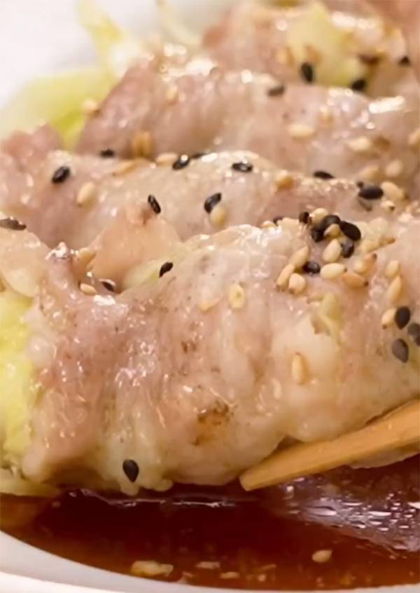 豚肉で巻いたのは？　ミツカンのアイディアに「簡単で助かる」「子供が喜びそう」