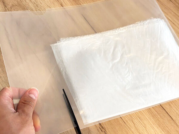 クリアファイルを少し切って…？　意外な使い道に「これは便利！」