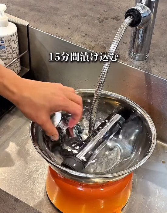 クエン酸と重曹を順番に…　泡で落とす掃除法に「なるほど」「真似します」