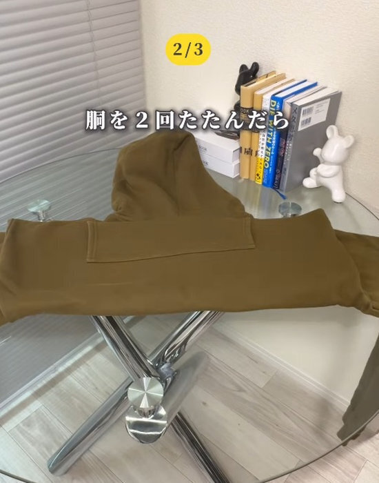 「かさばらない畳み方があった！」　長袖を薄く収納する工夫に「知りたかった」「感動した」