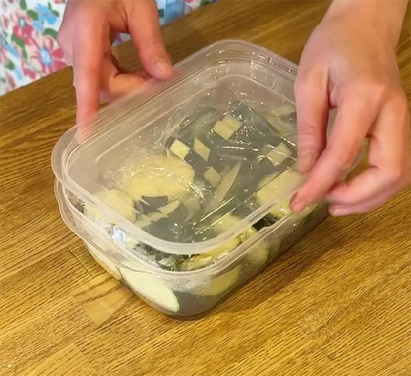 フライパンは不要です！　ナスの楽チンな食べ方に「これならすぐ作れそう」「早速試す」