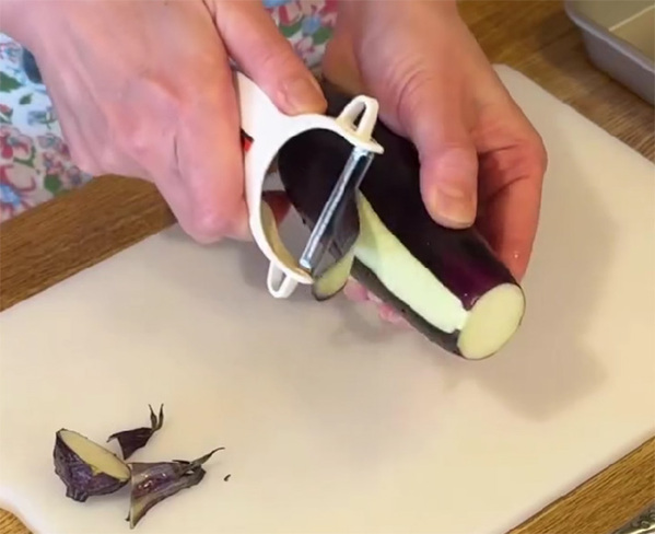 フライパンは不要です！　ナスの楽チンな食べ方に「これならすぐ作れそう」「早速試す」