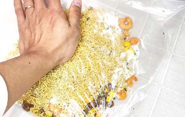 保存袋に丸ごと投入して…　できた一品に「ふわふわ！」「満たされた」